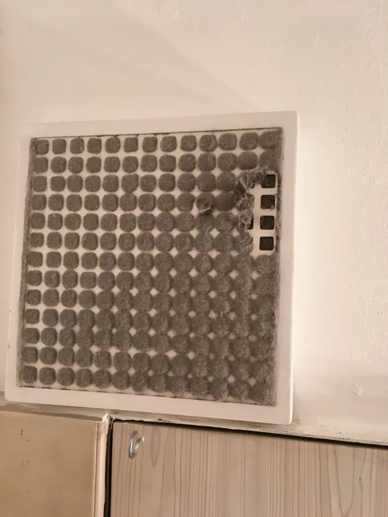 Badezimmerluefter reinigen