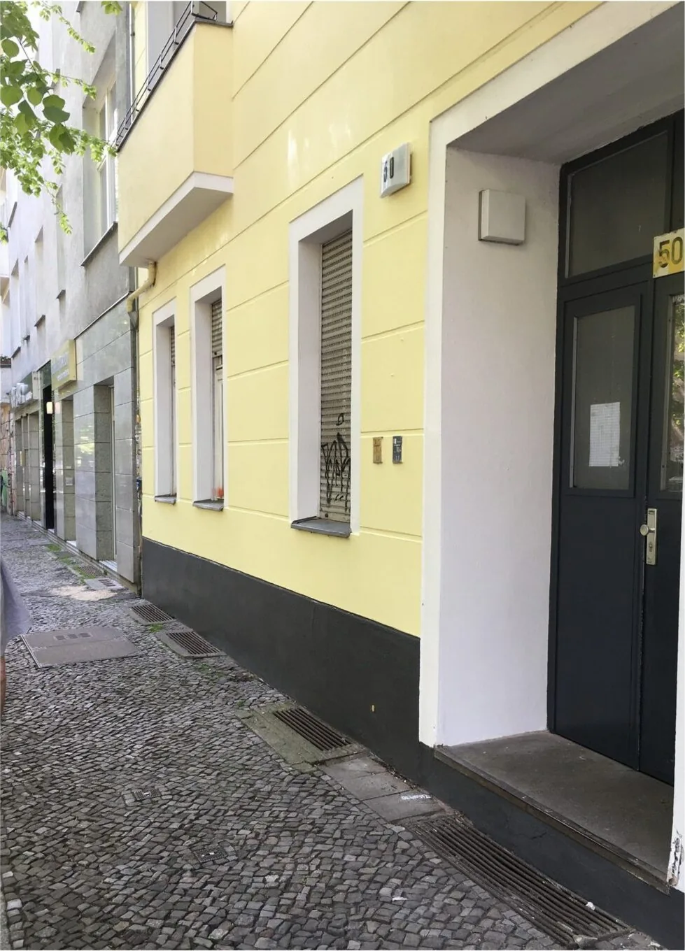 Gereinigte Hausfassade im Originalfarbton – nachher