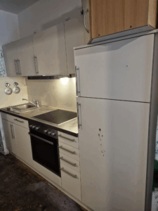 Graffiti von Schrank entfernen